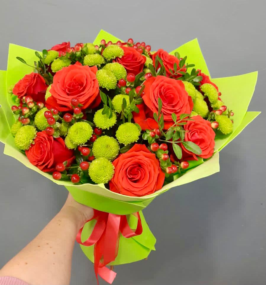 Букет цветов из: Хризантемы и Розы в Невели