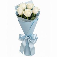 Букет 5 Белых роз Проуд в Невели