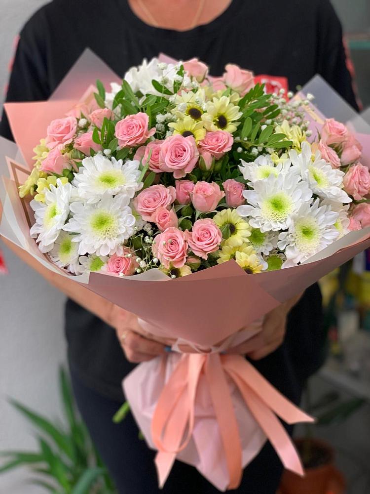 Букет цветов из: Розы и Хризантемы в Невели