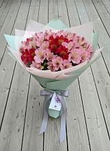 Букет цветов из:  Альстромерии в Невели