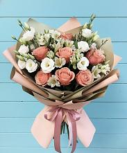 Букет цветов из:  Розы, Альстромерии и Лизиантусы в Невели