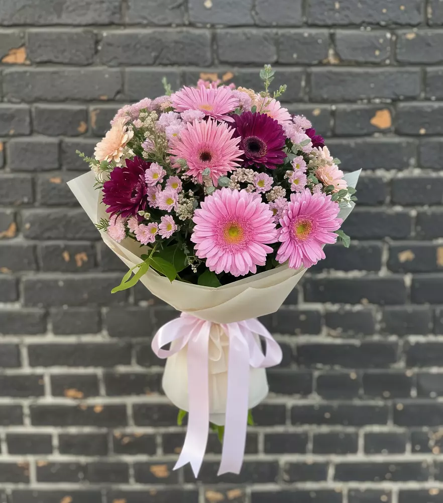 Букет цветов из: Герберы и Хризантемы в Невели