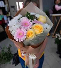 Букет цветов из:  Герберы, Розы и Хризантемы в Невели