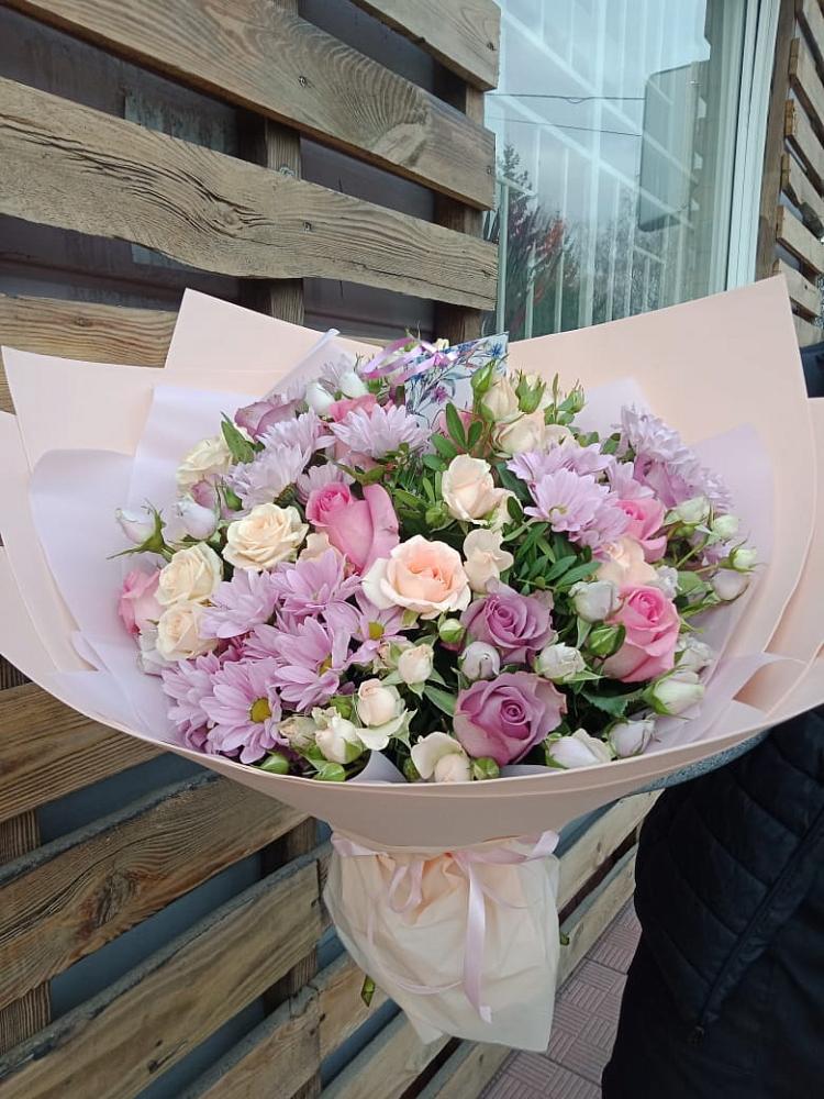 Букет цветов из: Розы и Хризантемы в Невели