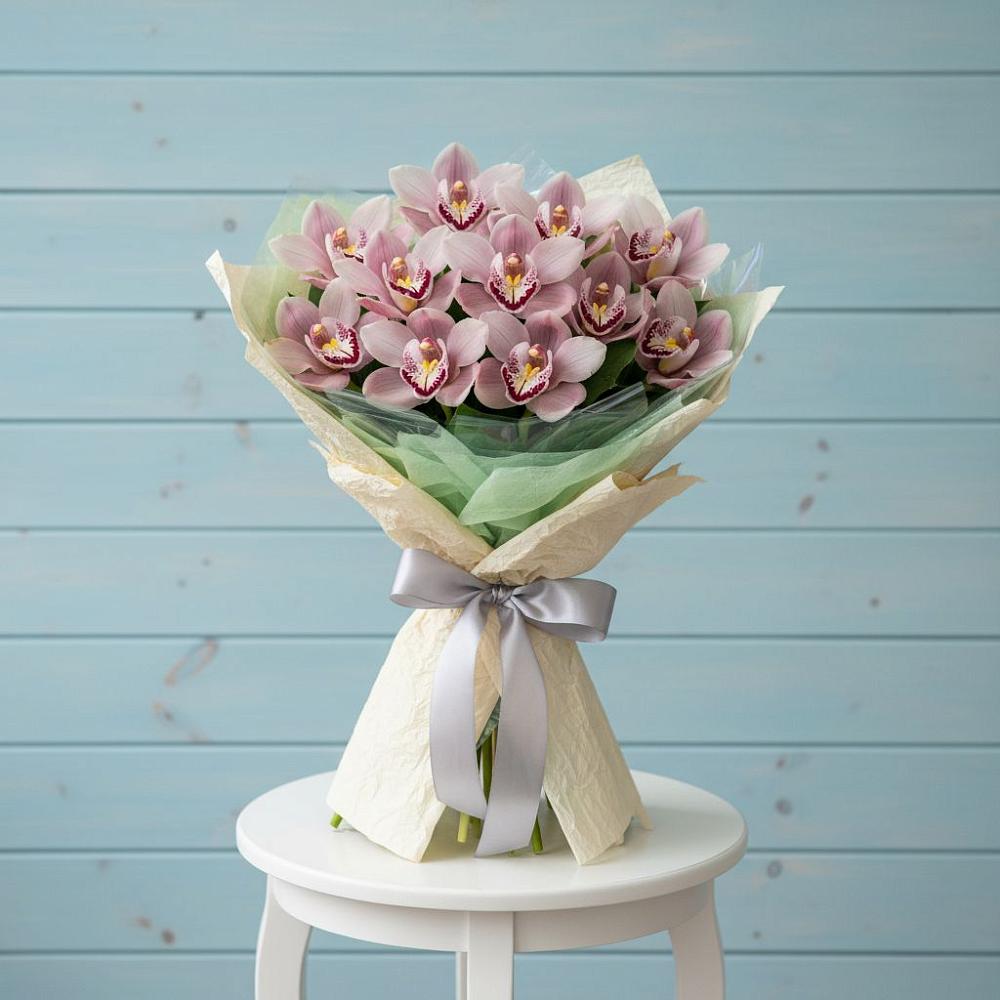 Букет цветов из: Орхидеи и Розы в Невели