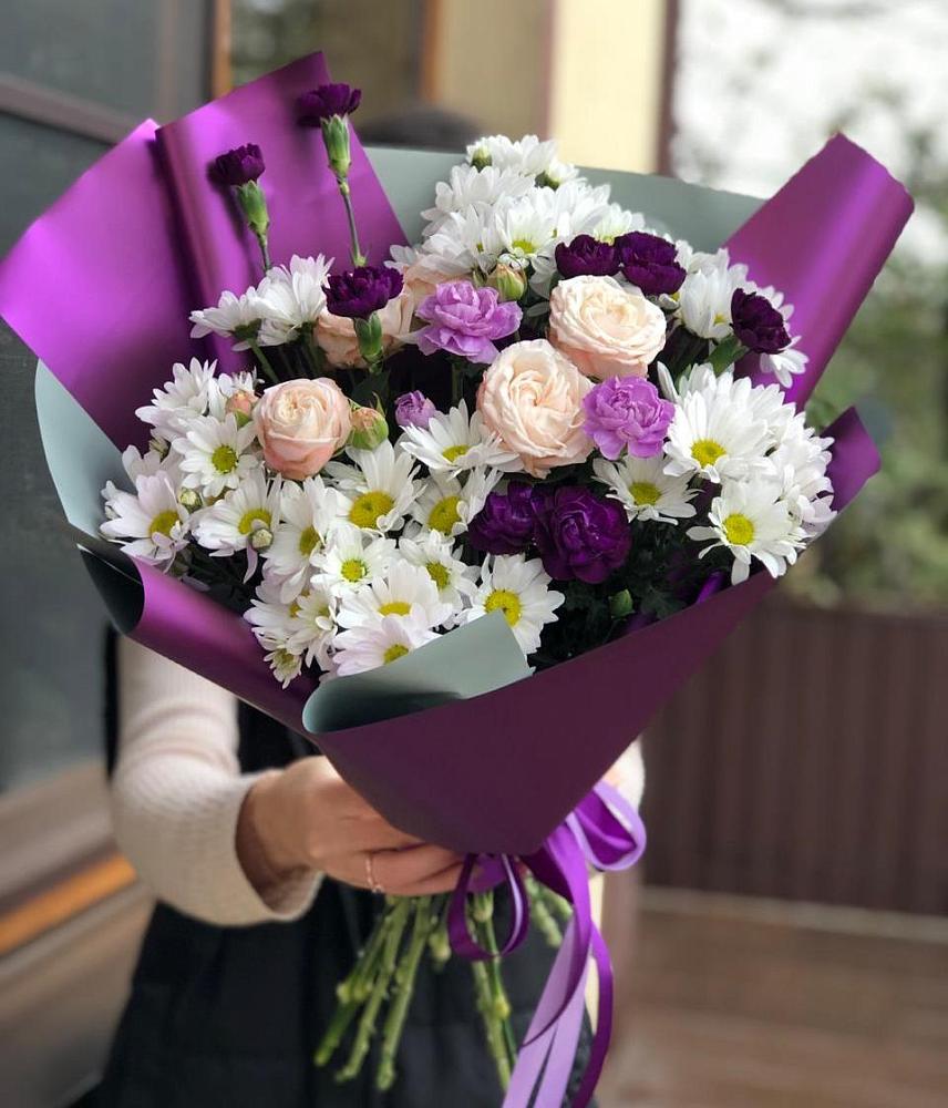 Букет цветов из: Хризантемы, Гвоздики и Розы в Невели