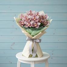 Букет цветов из:  Орхидеи и Розы в Невели
