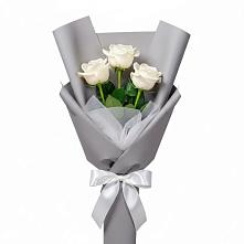 Букет 3 белые розы в Невели