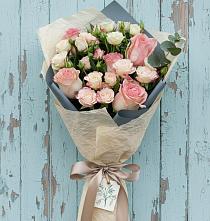 Букет цветов из:  Розы в Невели