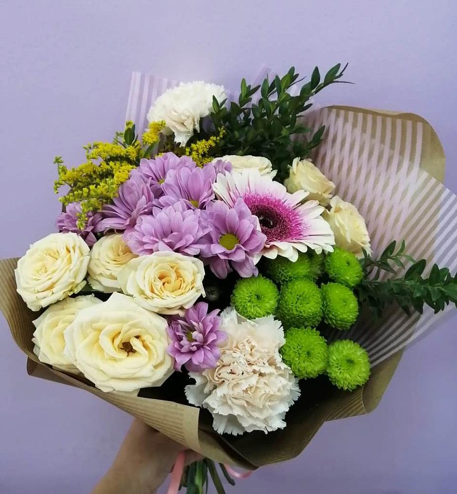 Букет цветов из: Хризантемы, Розы, Гвоздики и Герберы в Невели