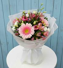Букет цветов из:  Герберы, Альстромерии и Лизиантусы в Невели