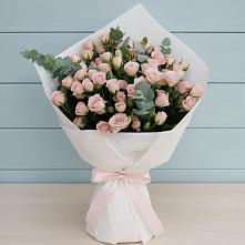 Букет цветов из:  Розы в Невели