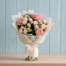 Букет цветов из:  Розы в Невели