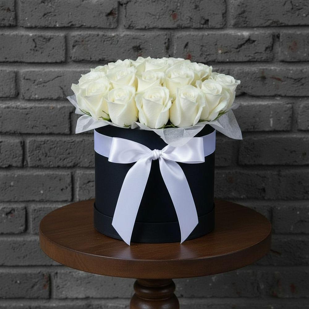 Цветочная композиция из Розы в шляпной коробке в Невели