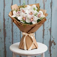 Букет цветов из:  Орхидеи и Розы в Невели