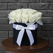 Цветочная композиция из Розы в шляпной коробке в Невели